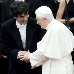 Carlo Ponti with Pope Benedict XVI in 2010